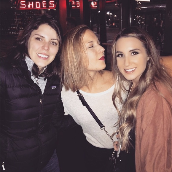 Meet your Posher, Caitlin - Picture 6 of 8